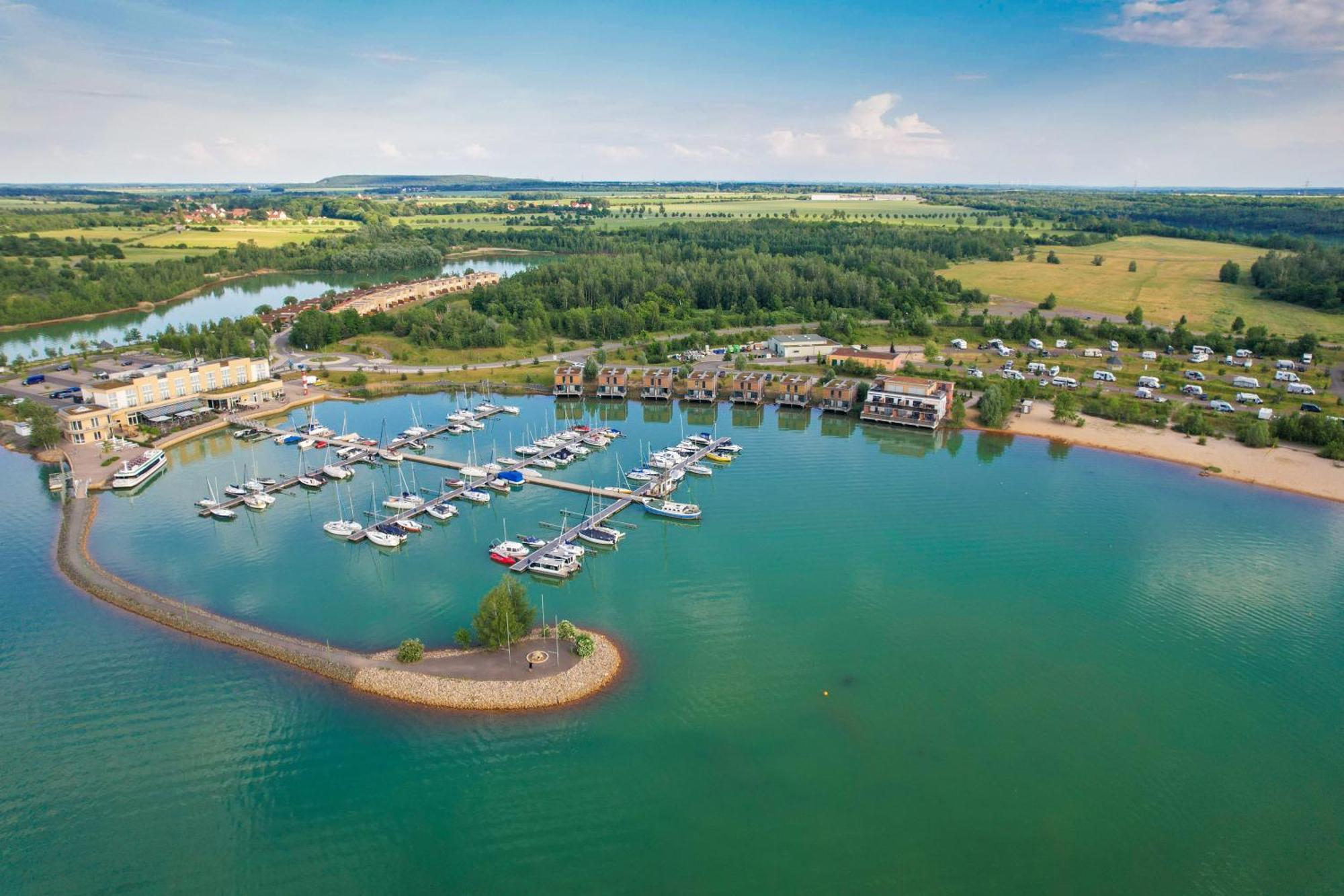 Lagovida Das Ferienresort Am Stoermthaler See Гросспёзна Экстерьер фото