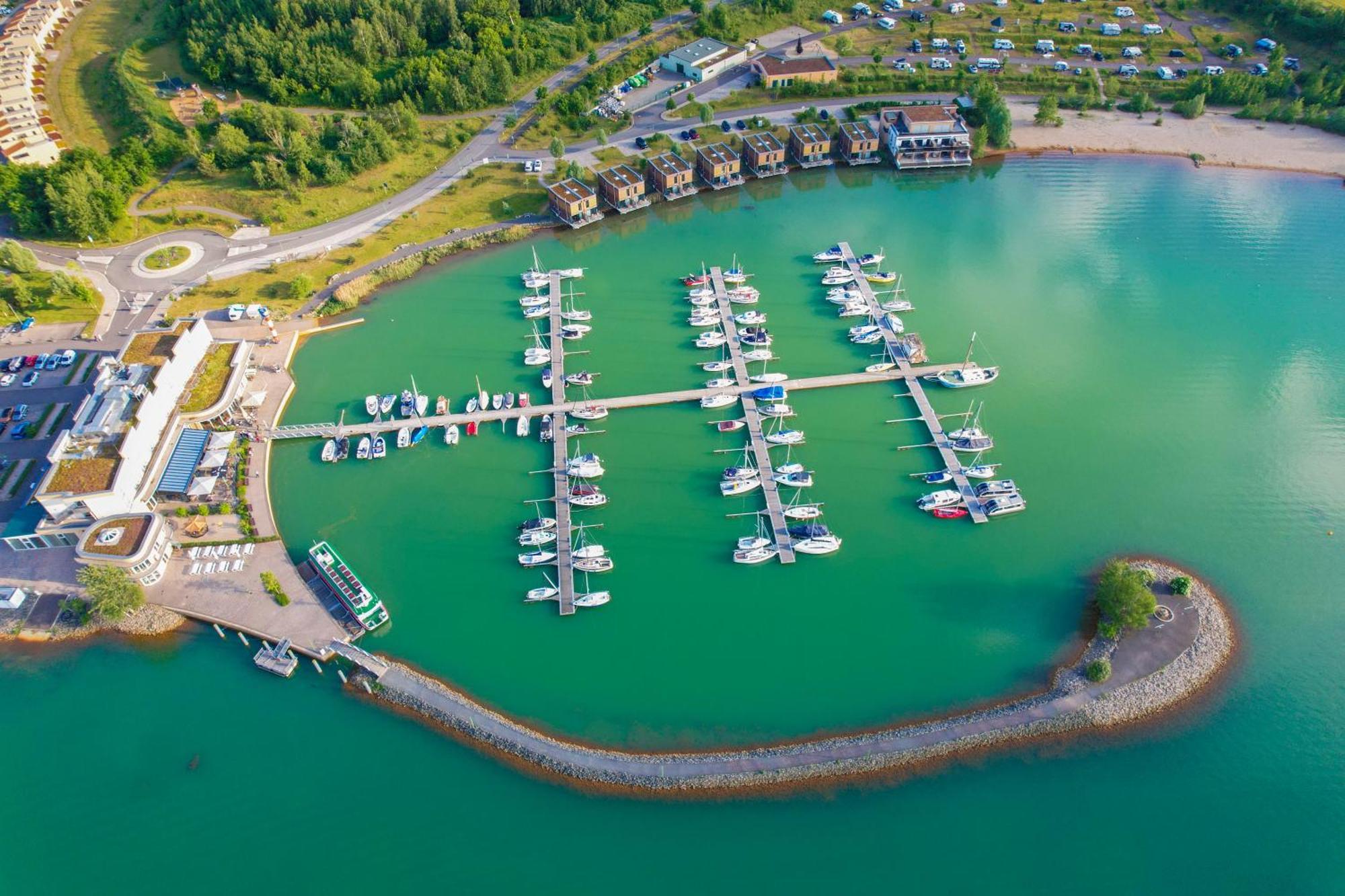 Lagovida Das Ferienresort Am Stoermthaler See Гросспёзна Экстерьер фото